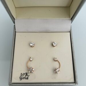 10k Yellow Gold Stud Cubic Zirconia Earrings.
